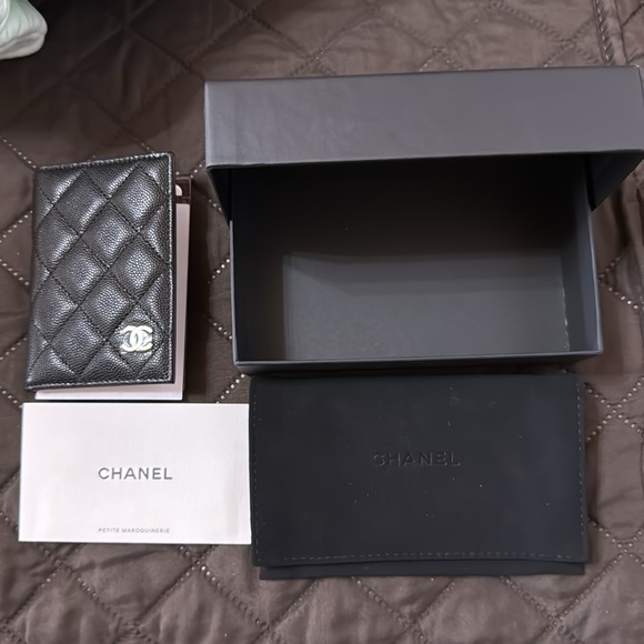 Price is firm NWT Chanel flip open card holder - Picture 9 of 9